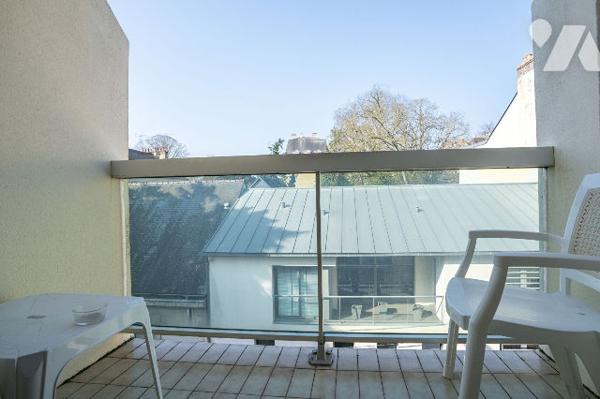 NOUVEAUTE - HYPER CENTRE  - DERNIER ETAGE - ASCENSEUR