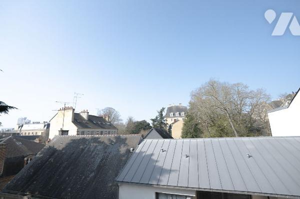 NOUVEAUTE - HYPER CENTRE  - DERNIER ETAGE - ASCENSEUR