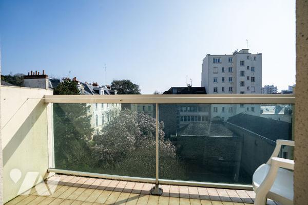 NOUVEAUTE - HYPER CENTRE  - DERNIER ETAGE - ASCENSEUR