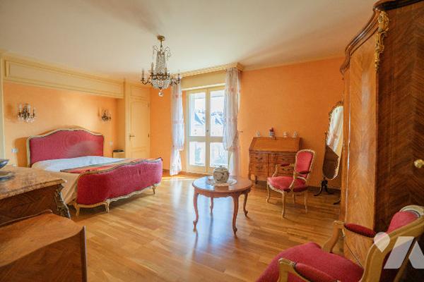 NOUVEAUTE - HYPER CENTRE  - DERNIER ETAGE - ASCENSEUR