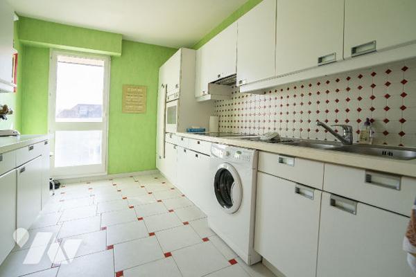 NOUVEAUTE - HYPER CENTRE  - DERNIER ETAGE - ASCENSEUR