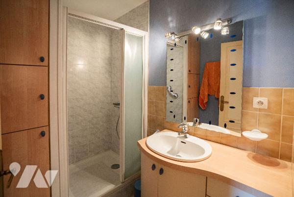 NOUVEAUTE - HYPER CENTRE  - DERNIER ETAGE - ASCENSEUR