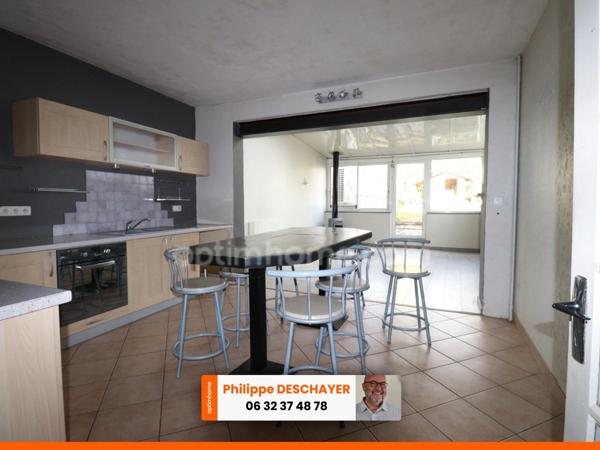 MAISON DE CENTRE VILLE DE 134 M² - 4 CHAMBRES - 91 000 € - LE DORAT 87210