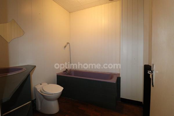 MAISON DE CENTRE VILLE DE 134 M² - 4 CHAMBRES - 91 000 € - LE DORAT 87210