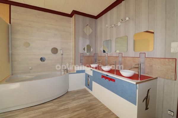 MAISON DE CENTRE VILLE DE 134 M² - 4 CHAMBRES - 91 000 € - LE DORAT 87210