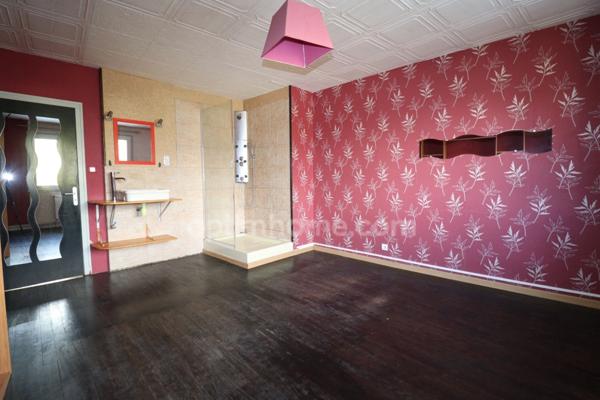 MAISON DE CENTRE VILLE DE 134 M² - 4 CHAMBRES - 91 000 € - LE DORAT 87210