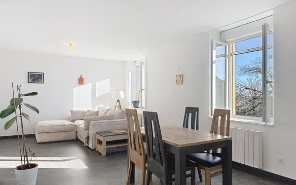 Maison à vendre    5 pièces •  Sébazac-Concourès