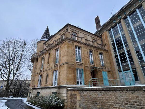 Immeuble dans Sedan