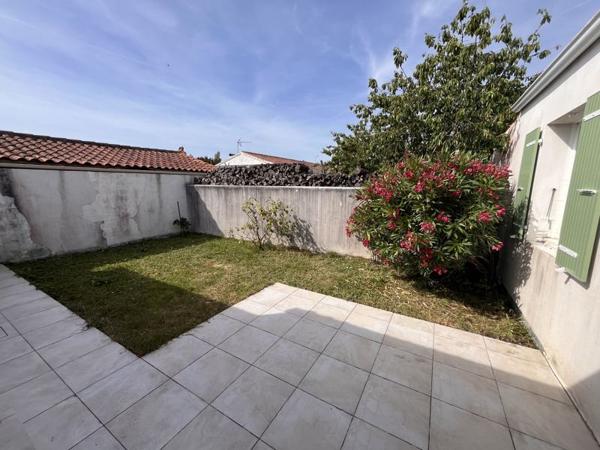Maison à louer 1 230 € CC Le Château-d'Oléron 4 p 87 m² DPE D
