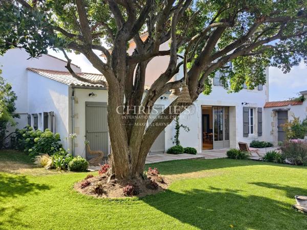 ILE DE RE- VILLA ET SON ANNEXE AVEC VUE PANORAMIQUE SUR LES MARAIS