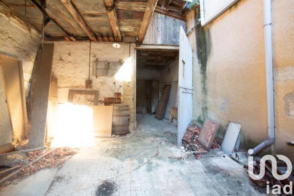 Maison de village 4 pièces de 200 m² à Estézargues (30390)