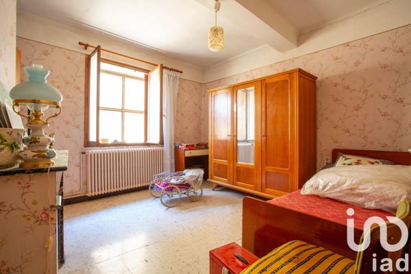 Maison de village 4 pièces de 200 m² à Estézargues (30390)