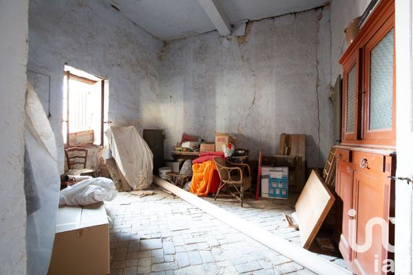 Maison de village 4 pièces de 200 m² à Estézargues (30390)