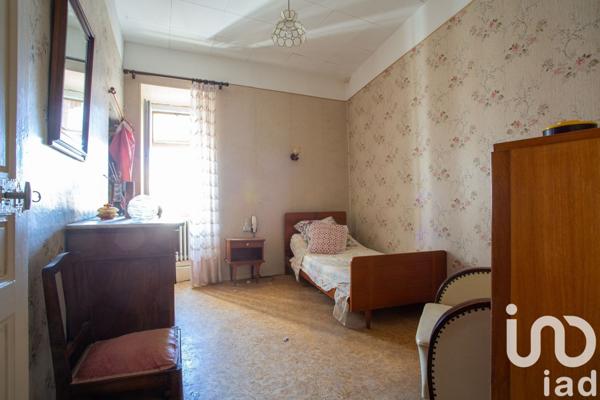 Maison de village 4 pièces de 200 m² à Estézargues (30390)