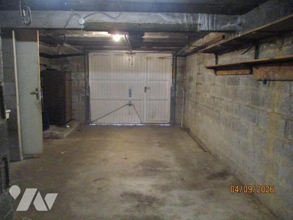 PROCHE COMMERCES et ACCES DIRECT GRANDS AXES

Maison d'habitation comprenant :
-au sous-sol ...