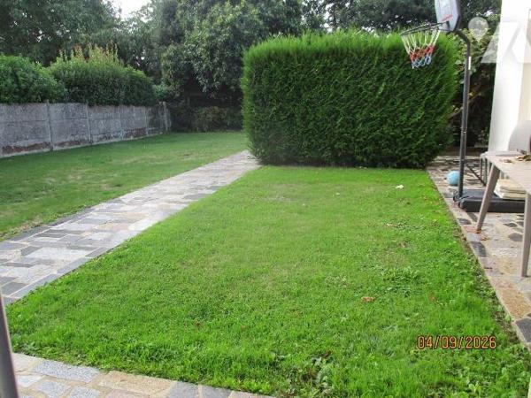 PROCHE COMMERCES et ACCES DIRECT GRANDS AXES

Maison d'habitation comprenant :
-au sous-sol ...