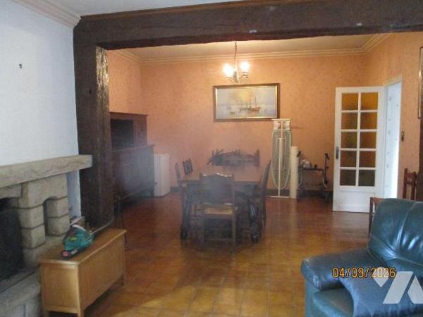 PROCHE COMMERCES et ACCES DIRECT GRANDS AXES

Maison d'habitation comprenant :
-au sous-sol ...