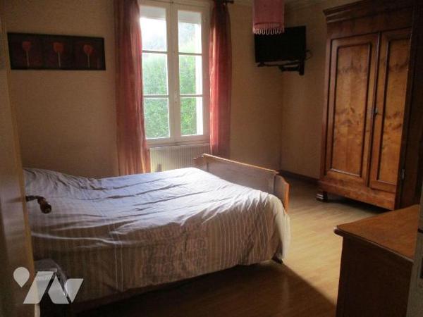 PROCHE COMMERCES et ACCES DIRECT GRANDS AXES

Maison d'habitation comprenant :
-au sous-sol ...