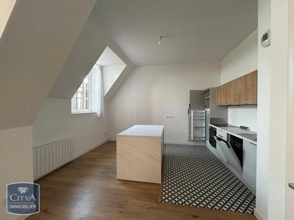 Appartement à louer 5 pièces 167.18m²