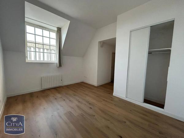 Appartement à louer 5 pièces 167.18m²