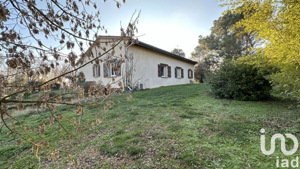 Maison traditionnelle 5 pièces de 147 m² à Bouloc (31620)