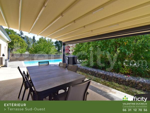 Maison
         7 pièces
        - 152 m² Exclusivité 389 000 € *
