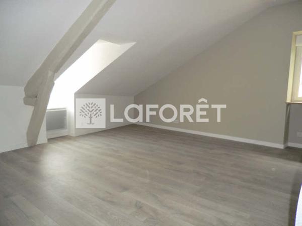 Location appartement près de REDON - 1 pièce(s) - 18 m² - 390 €/mois