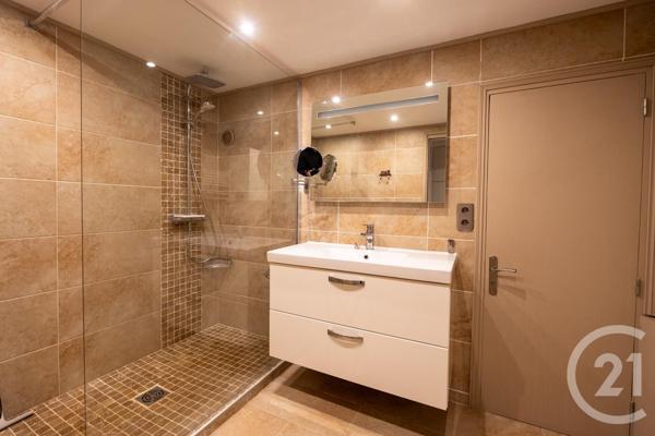 Maison à vendre  8 pièces - 212,61 m2 BORMES LES MIMOSAS - 83