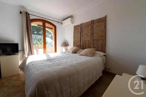 Maison à vendre  8 pièces - 212,61 m2 BORMES LES MIMOSAS - 83