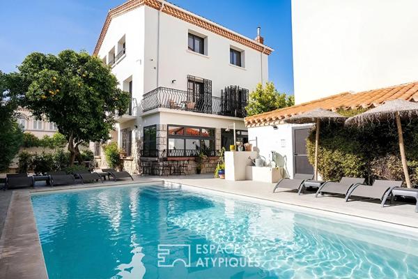 Maison familiale des années 60 rénovée avec piscine au coeur d’un village pittoresque