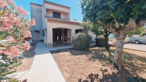 Villa familiale de 200 m² et parcelle de 650 m²avec terrain piscinable et garage à Balaruc-les-Bains