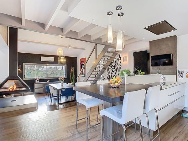 Maison à vendre à Cholet - Accès immédiat des axes Nantes (en 30 minutes) Angers A87 en 45 minutes. La côte Vendéenne en 60 minutes