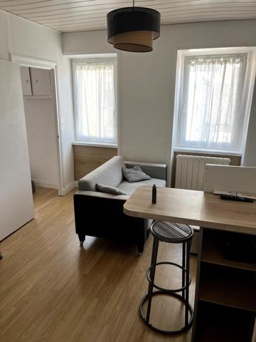 IMMEUBLE DE RAPPORT – BREST LAMBÉZELLEC BOURG – 3 LOTS – 6,2 % BRUT