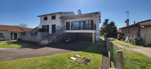 A proximité du Centre-Ville, Maison familiale et jardin