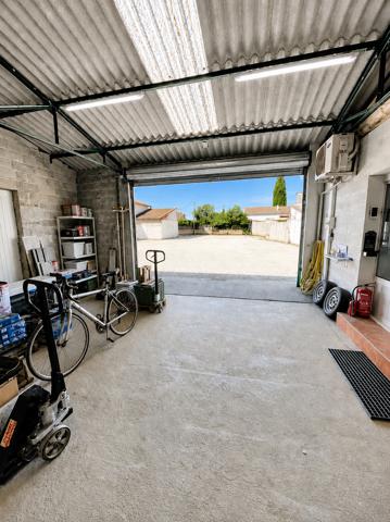 Maison
         1 pièce
        - 250 m² Exclusivité 215 000 € *