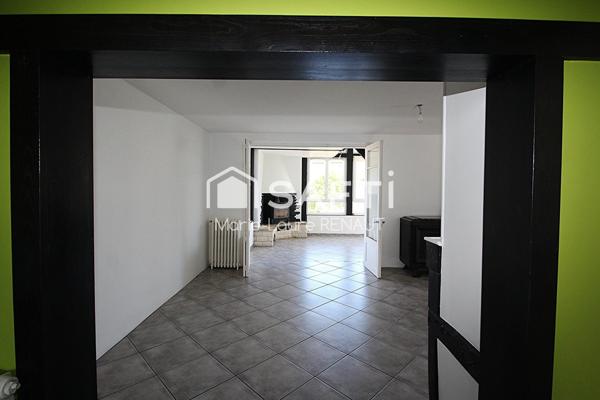 Maison traditionnelle - 4 chambres - Sous-sol 226m² et garage 35m²