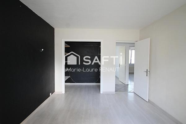 Maison traditionnelle - 4 chambres - Sous-sol 226m² et garage 35m²