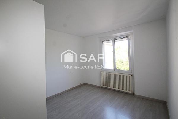 Maison traditionnelle - 4 chambres - Sous-sol 226m² et garage 35m²