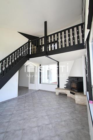 Maison traditionnelle - 4 chambres - Sous-sol 226m² et garage 35m²