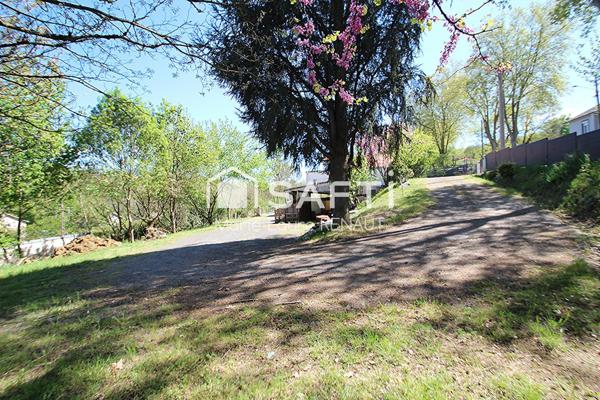 Maison traditionnelle - 4 chambres - Sous-sol 226m² et garage 35m²