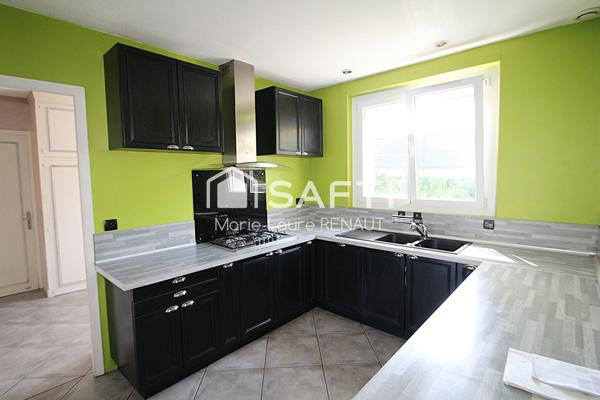 Maison traditionnelle - 4 chambres - Sous-sol 226m² et garage 35m²