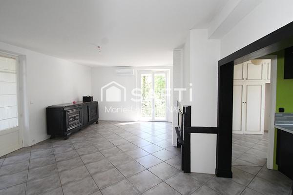 Maison traditionnelle - 4 chambres - Sous-sol 226m² et garage 35m²