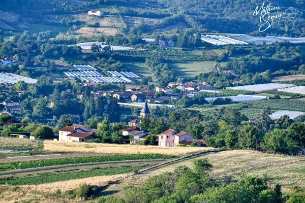 THURINS - Agréable maison sur parcelle de 936 m²