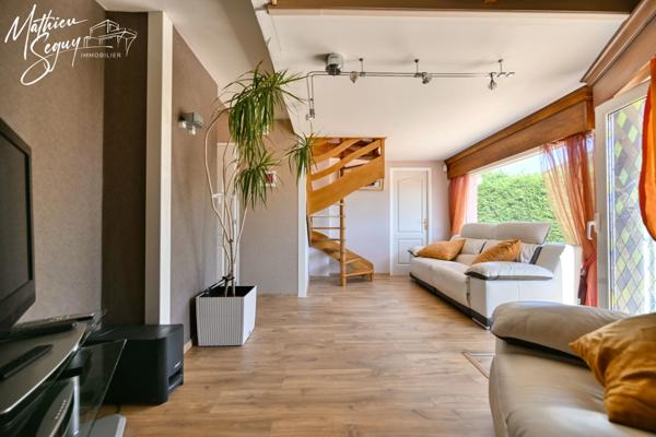 THURINS - Agréable maison sur parcelle de 936 m²