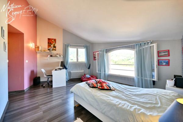 THURINS - Agréable maison sur parcelle de 936 m²