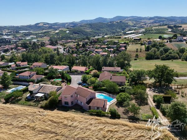 THURINS - Agréable maison sur parcelle de 936 m²