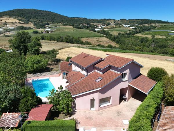 THURINS - Agréable maison sur parcelle de 936 m²