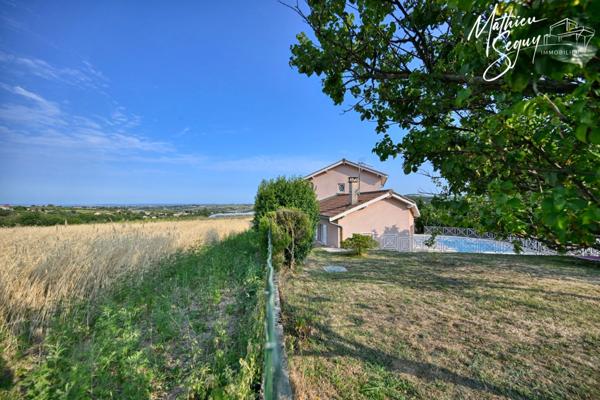 THURINS - Agréable maison sur parcelle de 936 m²