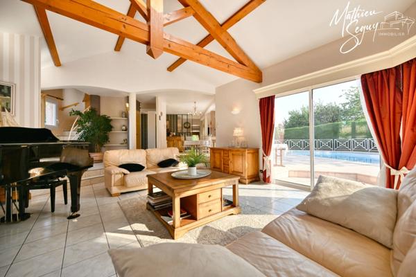 THURINS - Agréable maison sur parcelle de 936 m²