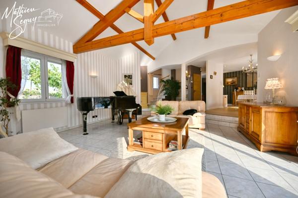 THURINS - Agréable maison sur parcelle de 936 m²